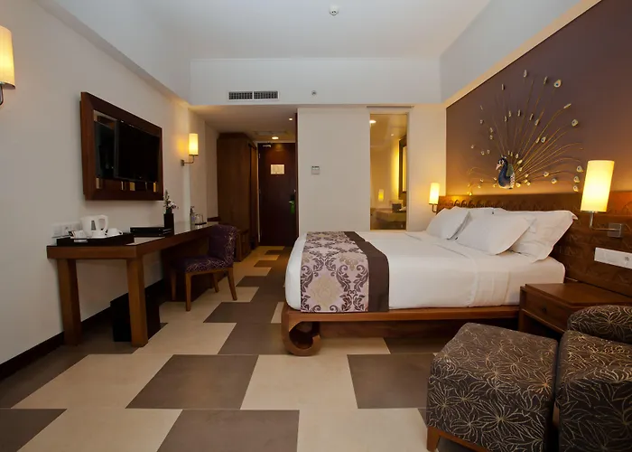 Hotel Sun Island & 4*