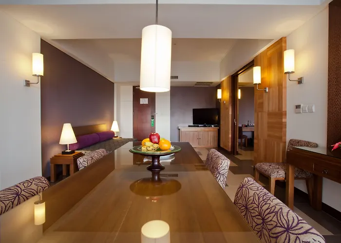 Hotel Sun Island & 4*