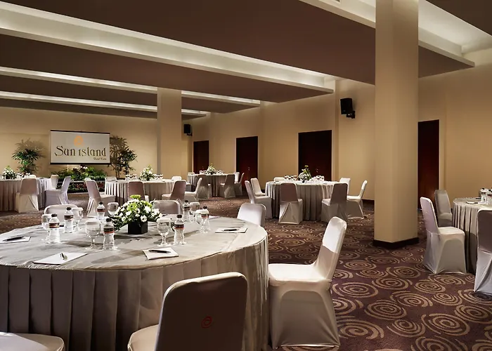 Hotel Sun Island & 4*