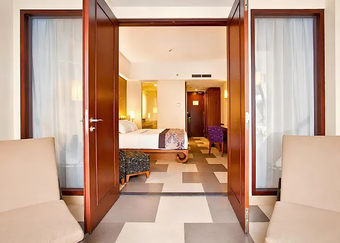 Hotel Sun Island & 4*