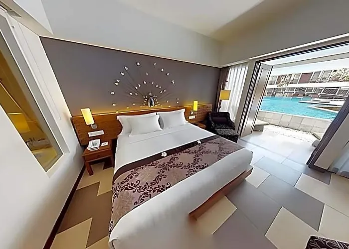 Hotel Sun Island &