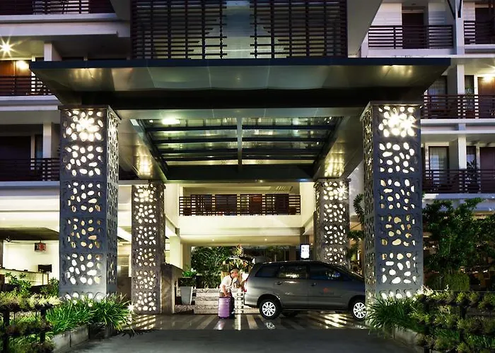 Hotel Sun Island & 4*